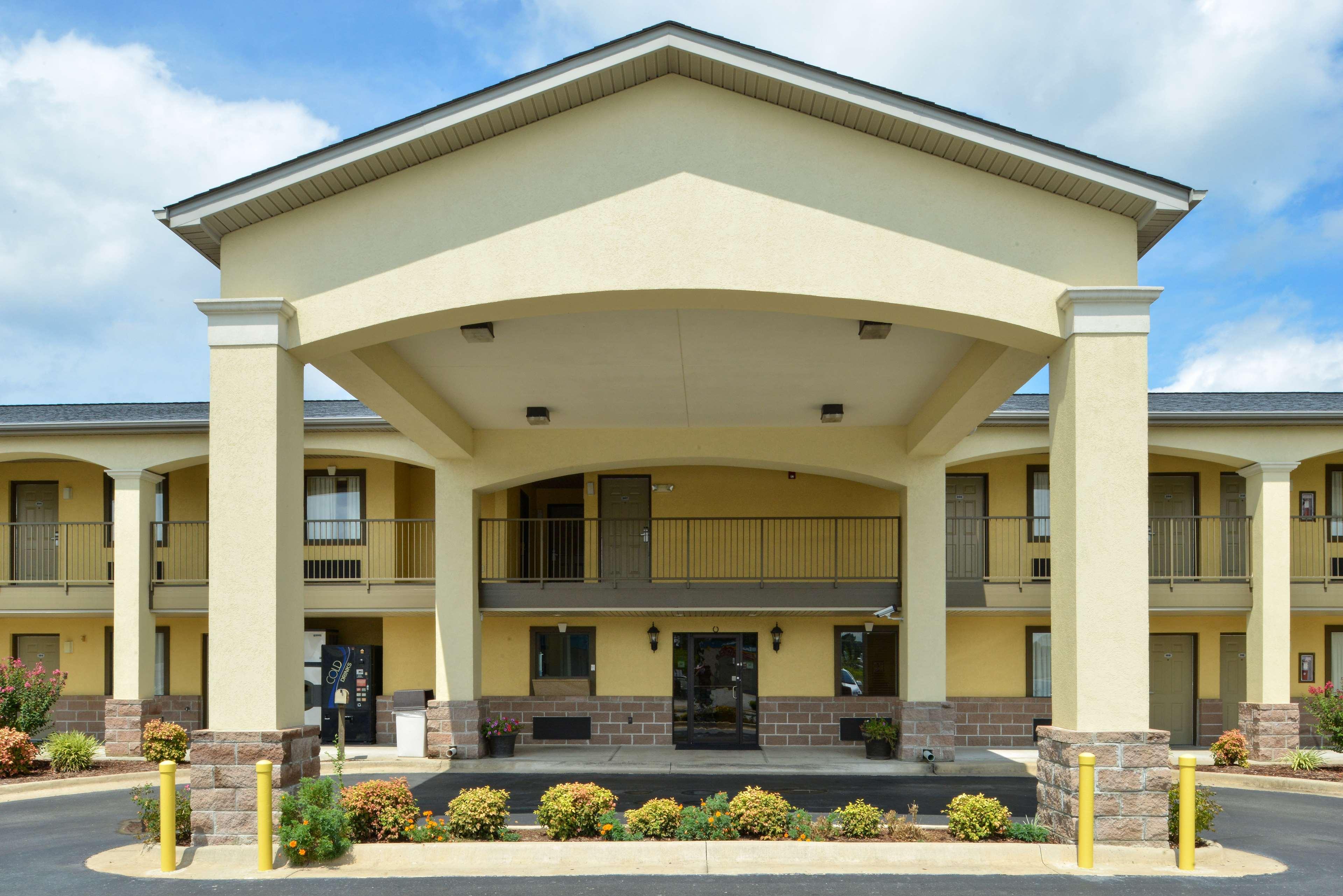 Americas Best Value Inn And Suites Little Rock Bagian luar foto