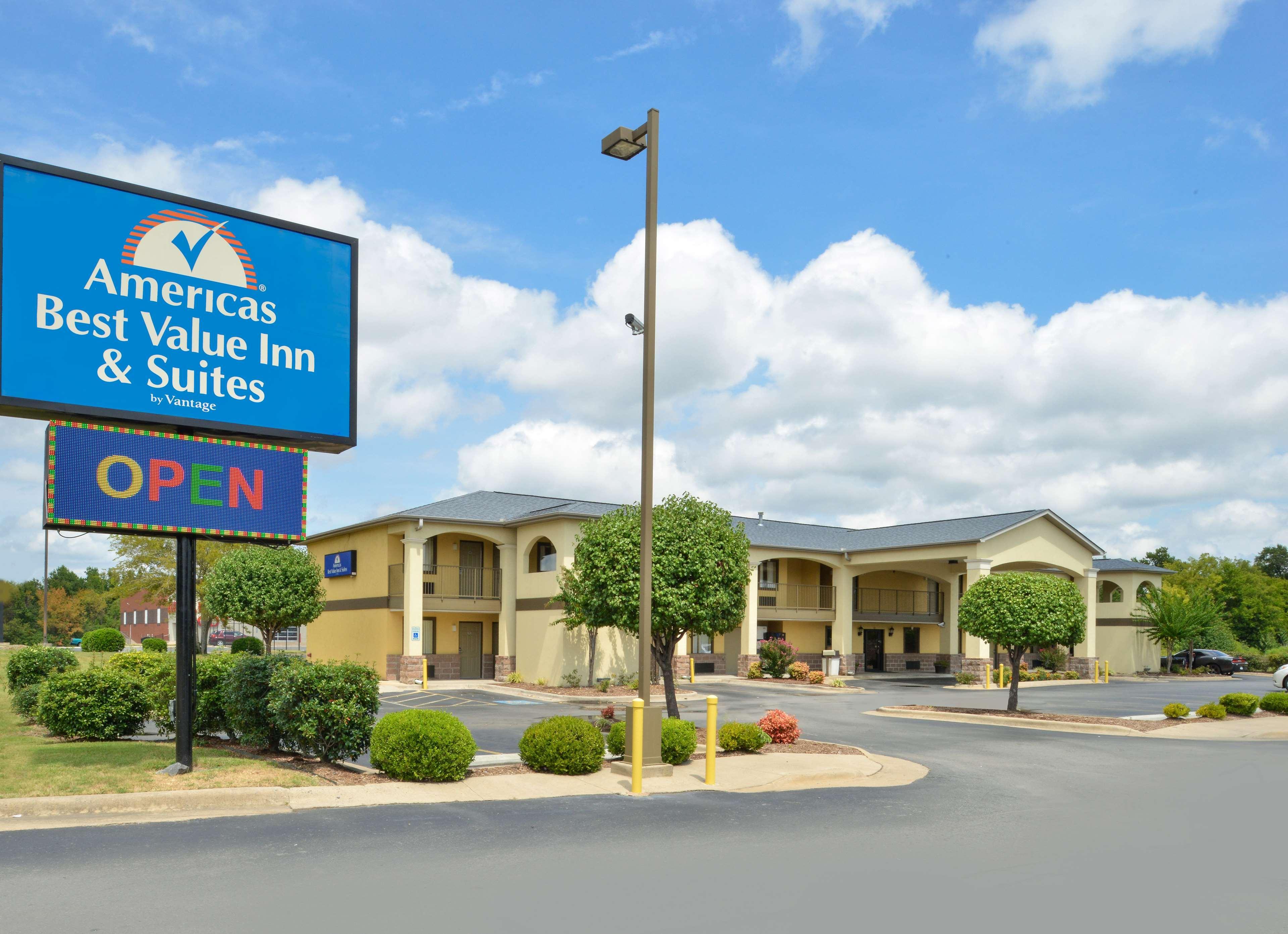 Americas Best Value Inn And Suites Little Rock Bagian luar foto