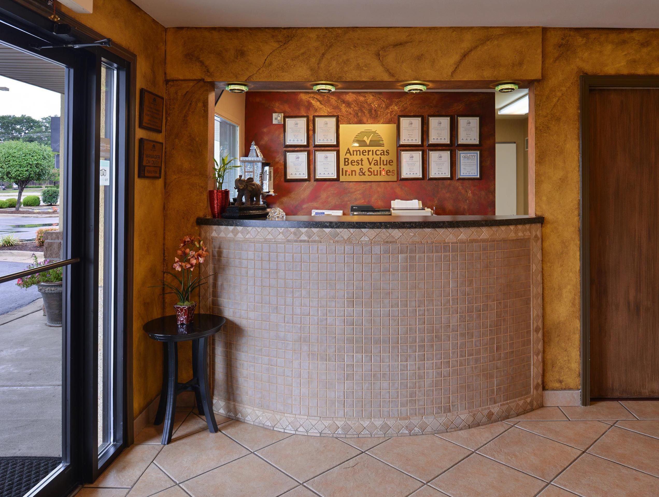 Americas Best Value Inn And Suites Little Rock Bagian luar foto