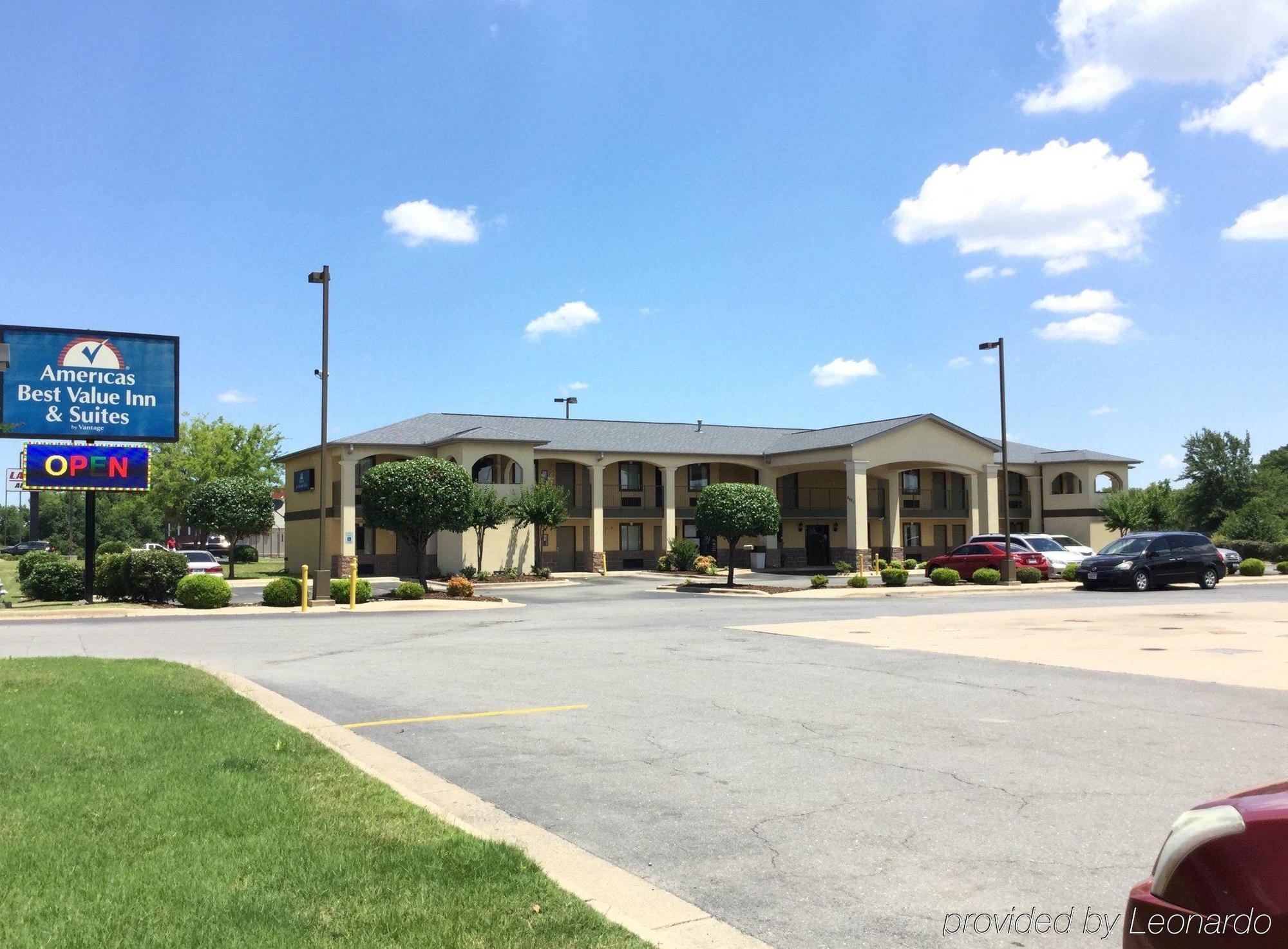 Americas Best Value Inn And Suites Little Rock Bagian luar foto